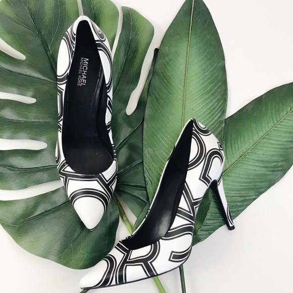 Claire graphic logo leather pump Clearance